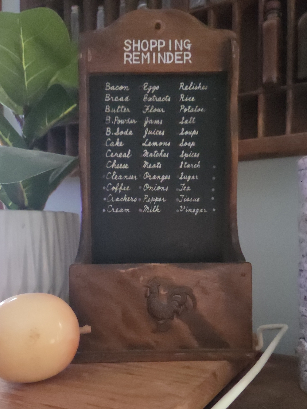 Vintage-Style Wooden Shopping Reminder Chalkboard - Brown